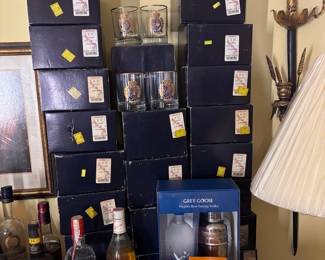 Ralph Lauren glasses Gold Crest pattern, new in boxes.  21 boxes! ( sets of 4)