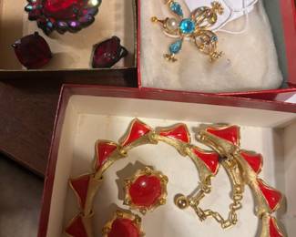 Vintage trifari and more jewelry 