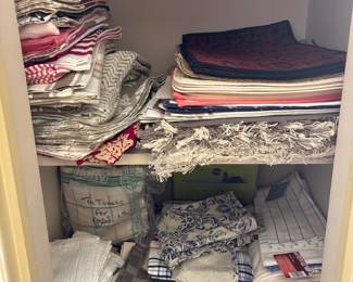 Brand new linens tea towels and placemats and more 