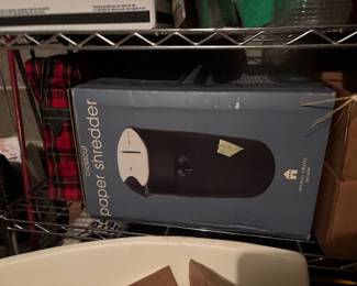New in box paper shredder 