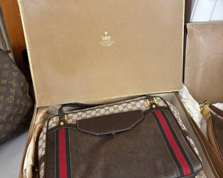 Gucci tote bag in original box 