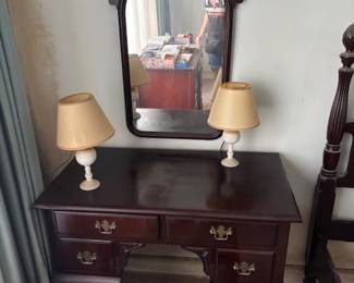 Petite beautiful mahogany vanity set 