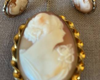 Vintage Cameo Set Necklace Earrings 
