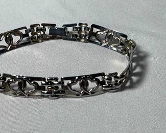 2 Hearts Intertwined Bracelet 