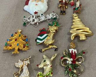 Vintage Christmas Pins 