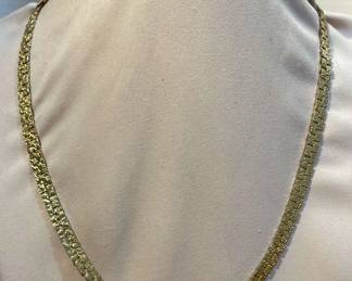 Vintage 80s Gold Tone Necklace 