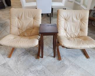 2 Leather Mid-Century Siesta Lounge Chairs