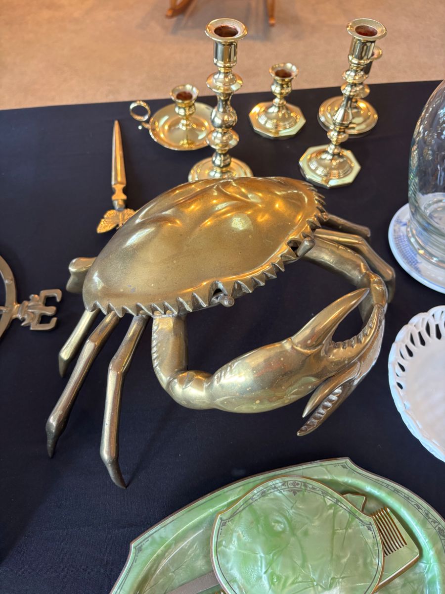 Heavy brass crab hidden jar/ashtray