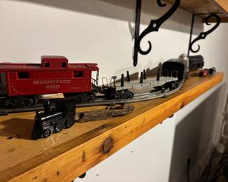 Lionel model train set (segment), full picture