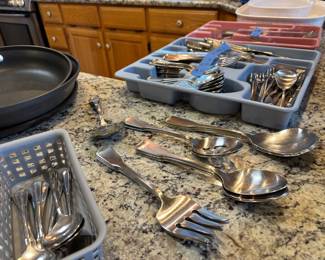 Silverware sets - including extra large Oneida 98 piece set
