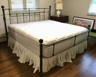 Metal Frame King Size Bed w/Mattress