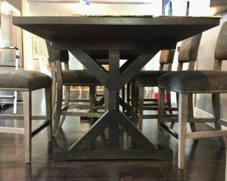 Trestle Ends on table, no leg interference for all 8 seating