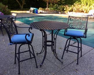 Metal Bistro Table w/2 Swivel Arm Chairs