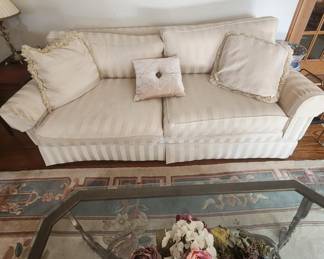 EXCELLENT CLEAN LOVE SOFA BY SHEELY'S FURNITURE COMPANY