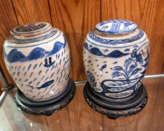 VINATGE BLUE WHITE CHINESE LIDDED GINGER JARS