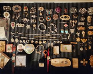 VINTAGAE ESTATE JEWELRY