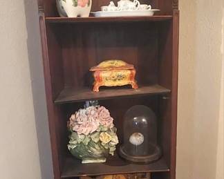 ANTIQUE 5 SHELF BOOKCASE
