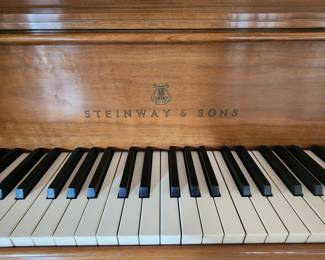 STEINWAY 