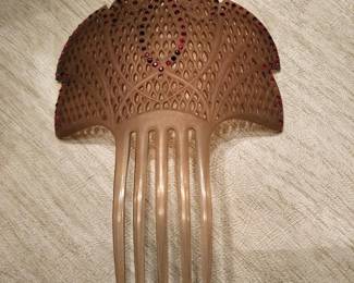 VINTAGE HAIR COMB