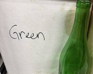 Green glass bottles for home brew