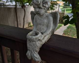 Lots more outdoor decor!