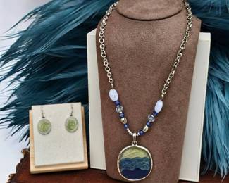 Wavy Colored Necklace Matching Earring Set