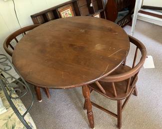 Kids table with 2 chairs 