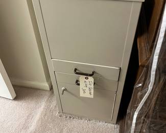 File cabinet 