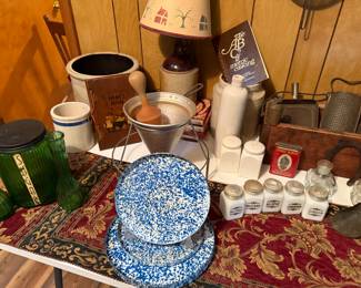 Vintage splatter enamel plates 