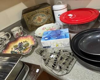 Kitchen items 