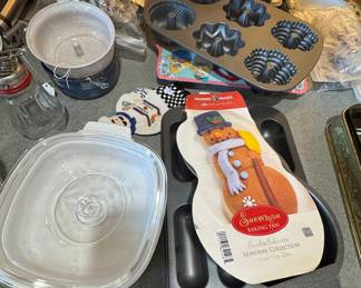 Nordic Bakeware ,  Corning Ware, 