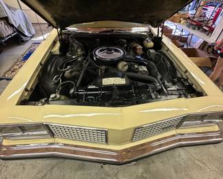 1976 Oldsmobile Ninety Eight
Runs!! Plush seats. Clean interior.