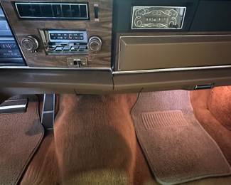 1976 Oldsmobile Ninety Eight
Runs!! Plush seats. Clean interior.