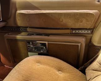 1976 Oldsmobile Ninety Eight
Runs!! Plush seats. Clean interior.