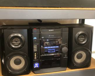 shelf stereo