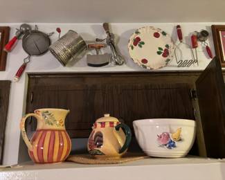 Antique mixing bowl
Vintage ceramic pitchers 
