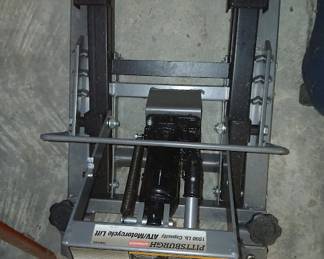 Motorcycle lift