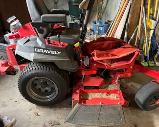 Zero turn mower. used 300 hours . Highest bidder at 2pm on Saturday, September 27th. Cash. Minimum bid must be met. Text 205-567-5211 with questions.  Starting bid $4,000. 