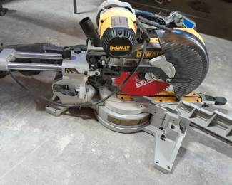 Dewalt saw