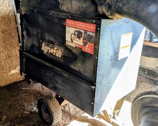 Agri-Fab Mow and Vac.    Leaf raker and bagger 26 Bushels 