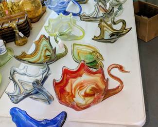Vintage hand blown art glass swans