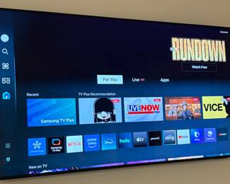 SMART SAMSUNG FLAT SCREEN TELEVISION WITH REMOTE CONTROL 
 300.00
