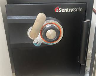 Sentry Safe with 2 keys