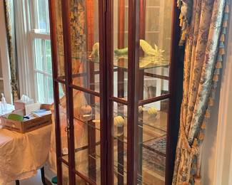 Ethan Allen illuminated display case in mahogany