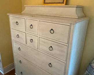 White dresser 6/3