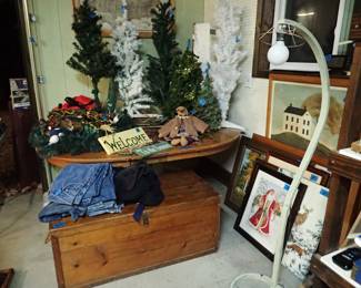 Christmas Items. Pictures. 
