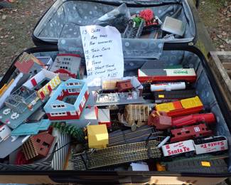 Train Set With So Many accessories. 