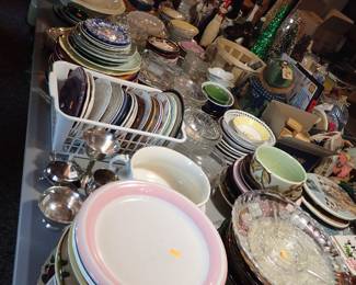 SO MANY plates/bowl!  Great for projects or collecting or using at weddings/showers/cabins. 