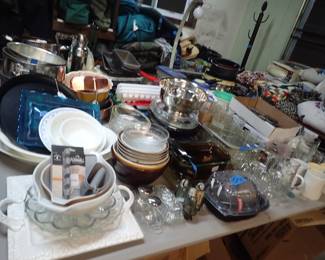 Kitchenware. 