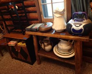 Pitchers/Bowls. Radio. DVD Player.